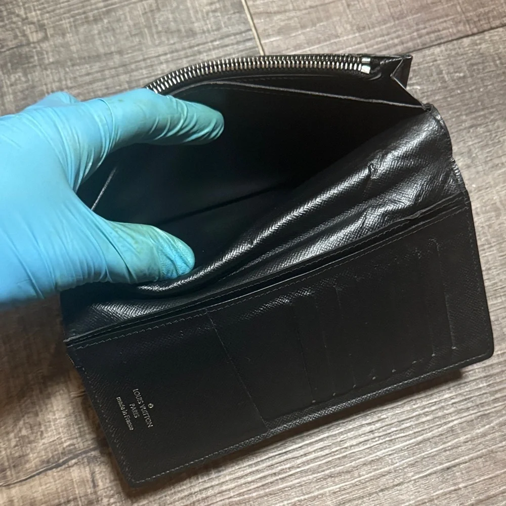 Louis Vuitton Brazza Wallet Epi Leather - Picture 9 of 16